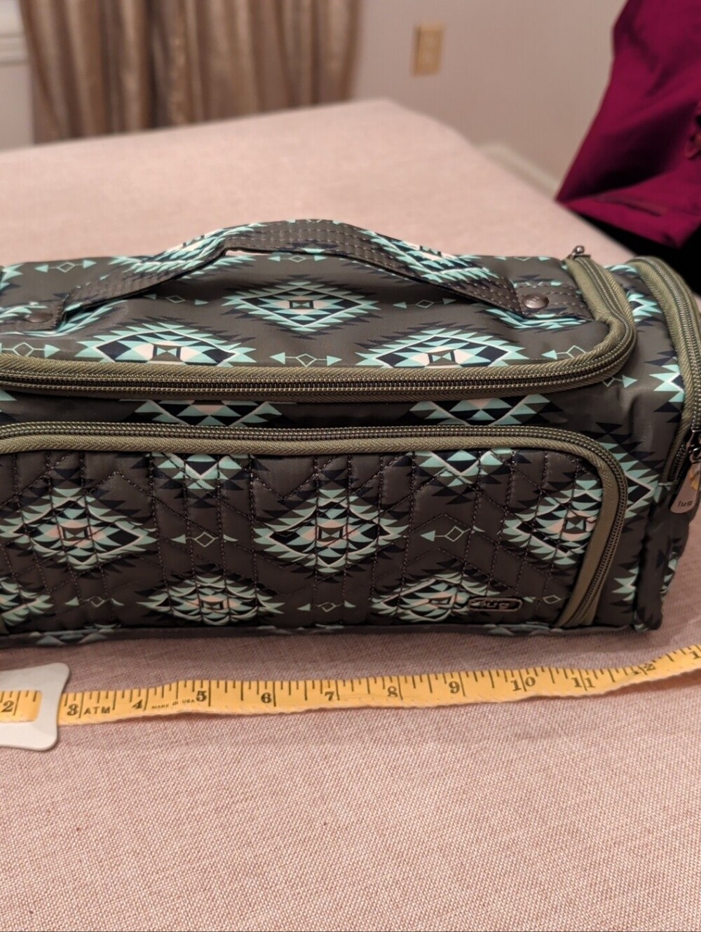 Lug Trolley Cosmetic Makeup Bag Guild Collection in Crystal Honeycomb Green NWOT